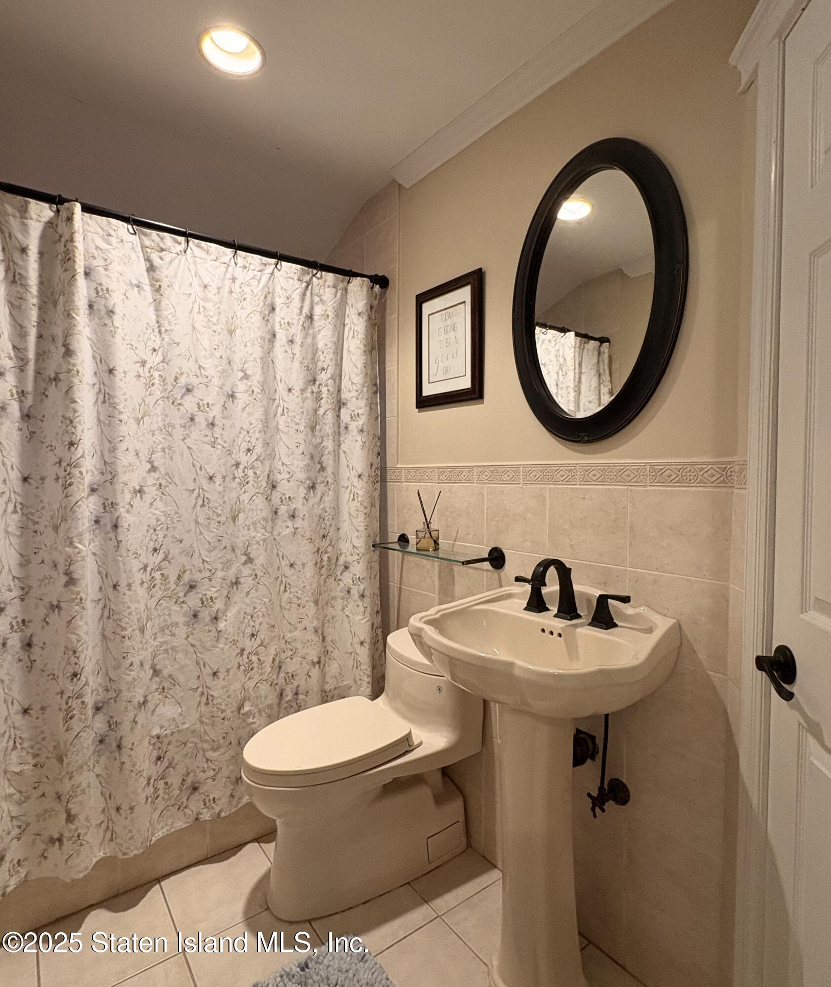 Staten Island, New York 10308, United States, 3 Bedrooms Bedrooms, ,2 BathroomsBathrooms,Residential,Active,249280