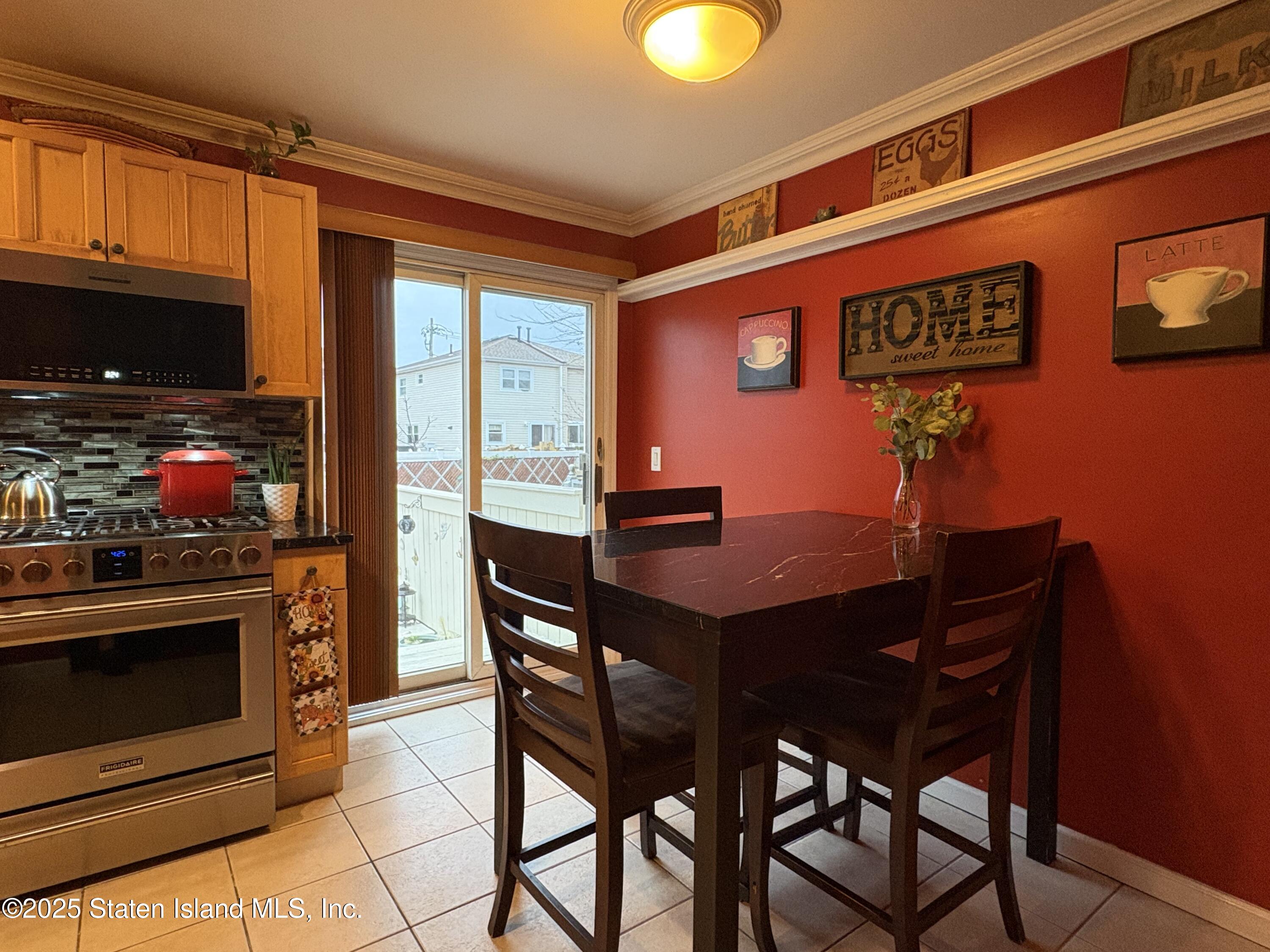 Staten Island, New York 10308, United States, 3 Bedrooms Bedrooms, ,2 BathroomsBathrooms,Residential,Active,249280