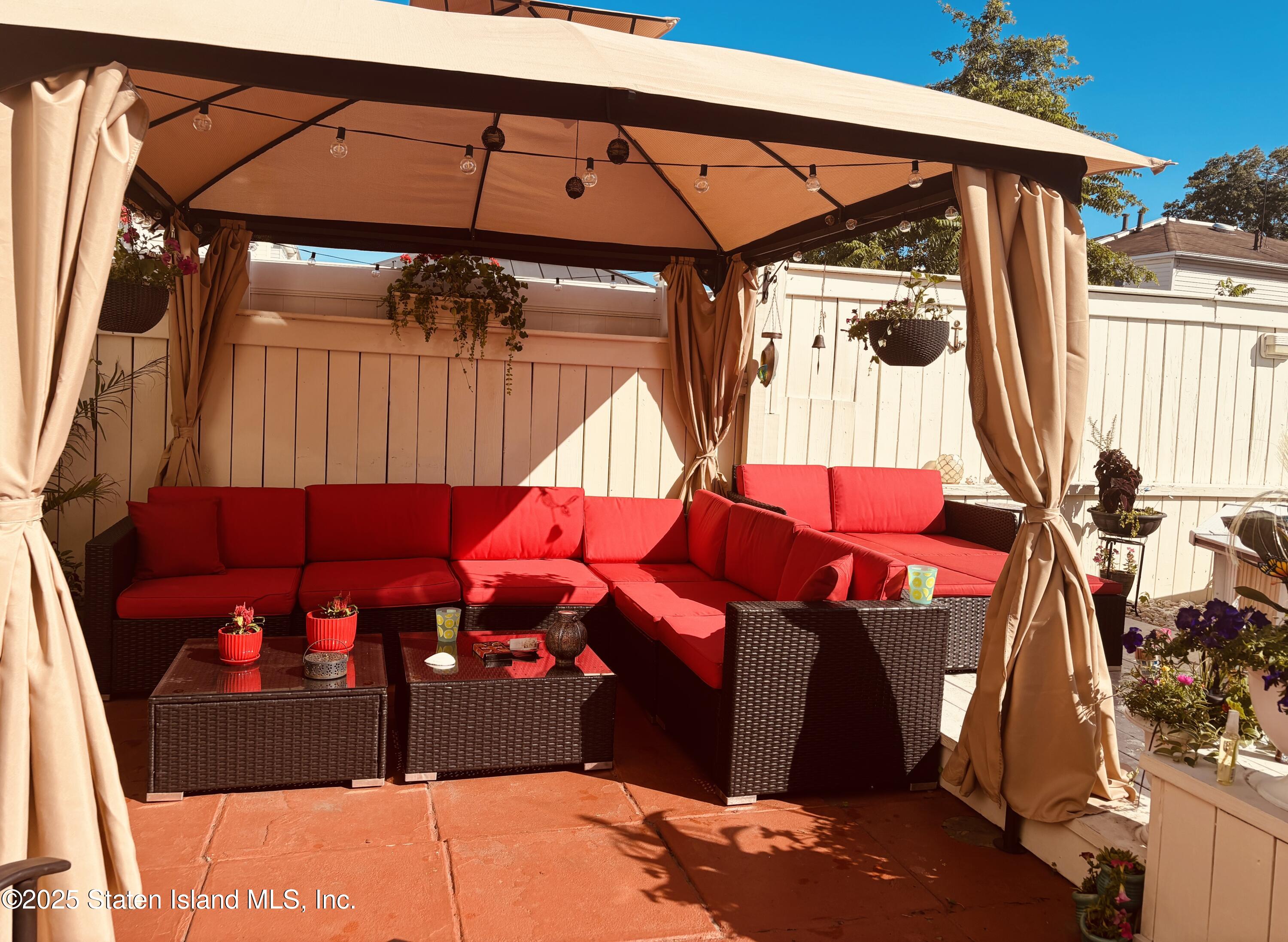 Staten Island, New York 10308, United States, 3 Bedrooms Bedrooms, ,2 BathroomsBathrooms,Residential,Active,249280