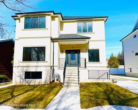 Photo of 93 Mcbaine Avenue, Staten Island, NY 10309 (MLS # 2500619)