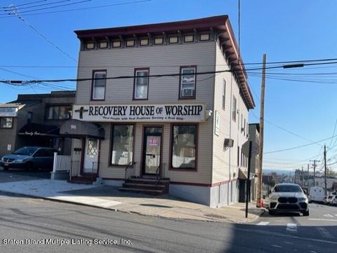 Photo of 96 Mcclean Avenue, Staten Island, NY 10305 (MLS # 1165496)