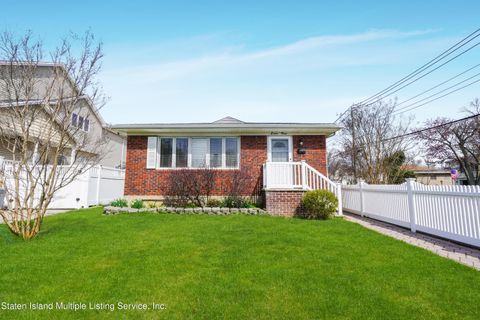 Photo of 83 Colon Avenue, Staten Island, NY 10308 (MLS # 2401997)