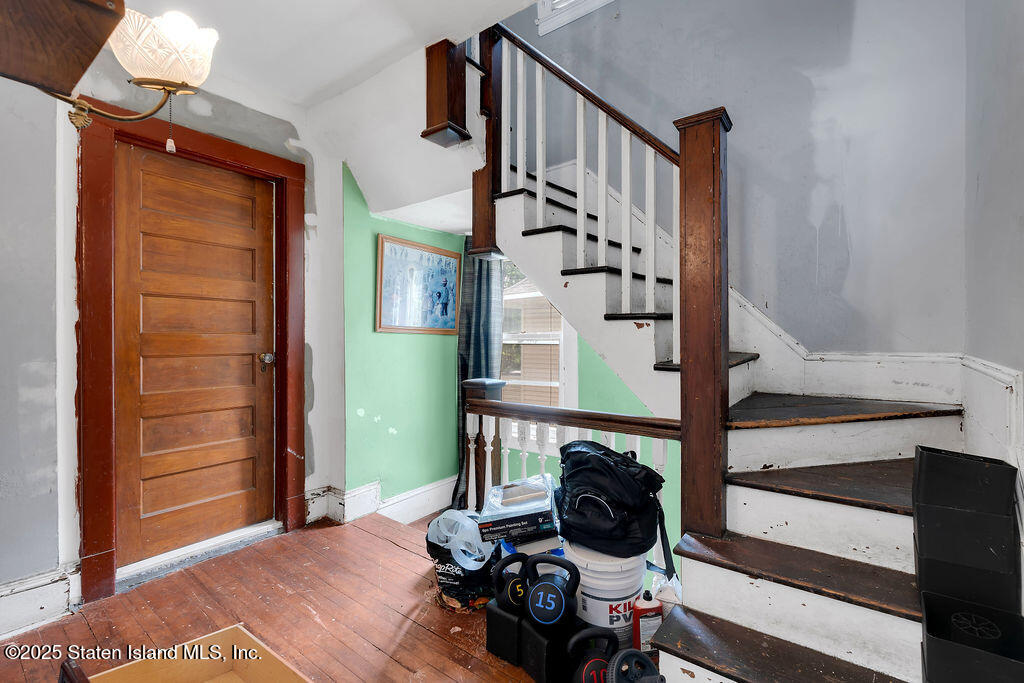 135 Highview Avenue, Staten Island, New York image 4