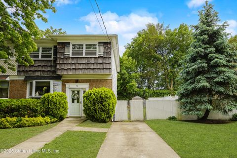 Photo of 76 Wilson Avenue, Staten Island, NY 10308 (MLS # 2502880)