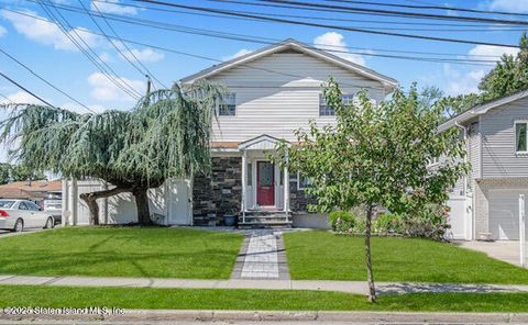 Photo of 3452 Richmond Avenue, Staten Island, NY 10312 (MLS # 2505126)