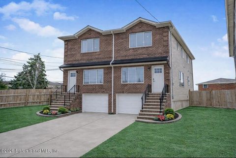 Photo of 378 Atlantic Avenue, Staten Island, NY 10305 (MLS # 2601639)