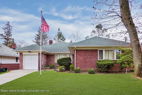 Photo of 167 Lawrence Avenue, Staten Island, NY 10310 (MLS # 1160786)