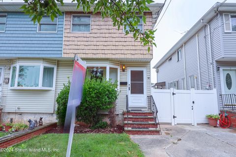 Photo of 138 Stobe Avenue, Staten Island, NY 10306 (MLS # 2403559)