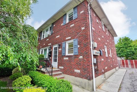 Photo of 666 Tysens Lane, Staten Island, NY 10306 (MLS # 1162868)