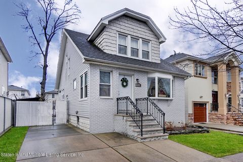 Photo of 531 Rockaway Street, Staten Island, NY 10307 (MLS # 1160143)