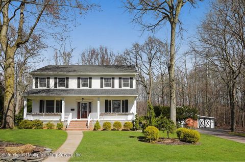 Photo of 57 Ruggles Street, Staten Island, NY 10312 (MLS # 1160836)