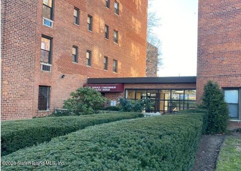 Photo of 100 Colfax Avenue #7j, Staten Island, NY 10306 (MLS # 2600272)