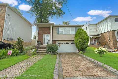 Photo of 58 Buffington Avenue, Staten Island, NY 10312 (MLS # 1163019)
