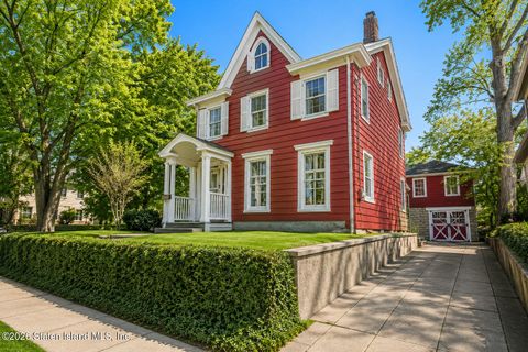 Photo of 391 Sleight Avenue, Staten Island, NY 10307 (MLS # 2602762)