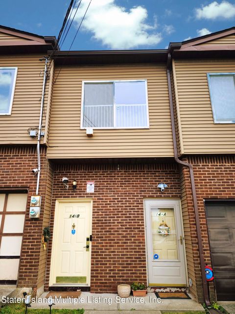 Photo of 14 Julie Court #B, Staten Island, NY 10314 (MLS # 1163222)