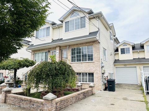 Photo of 75 Brandis Avenue, Staten Island, NY 10312 (MLS # 2504885)
