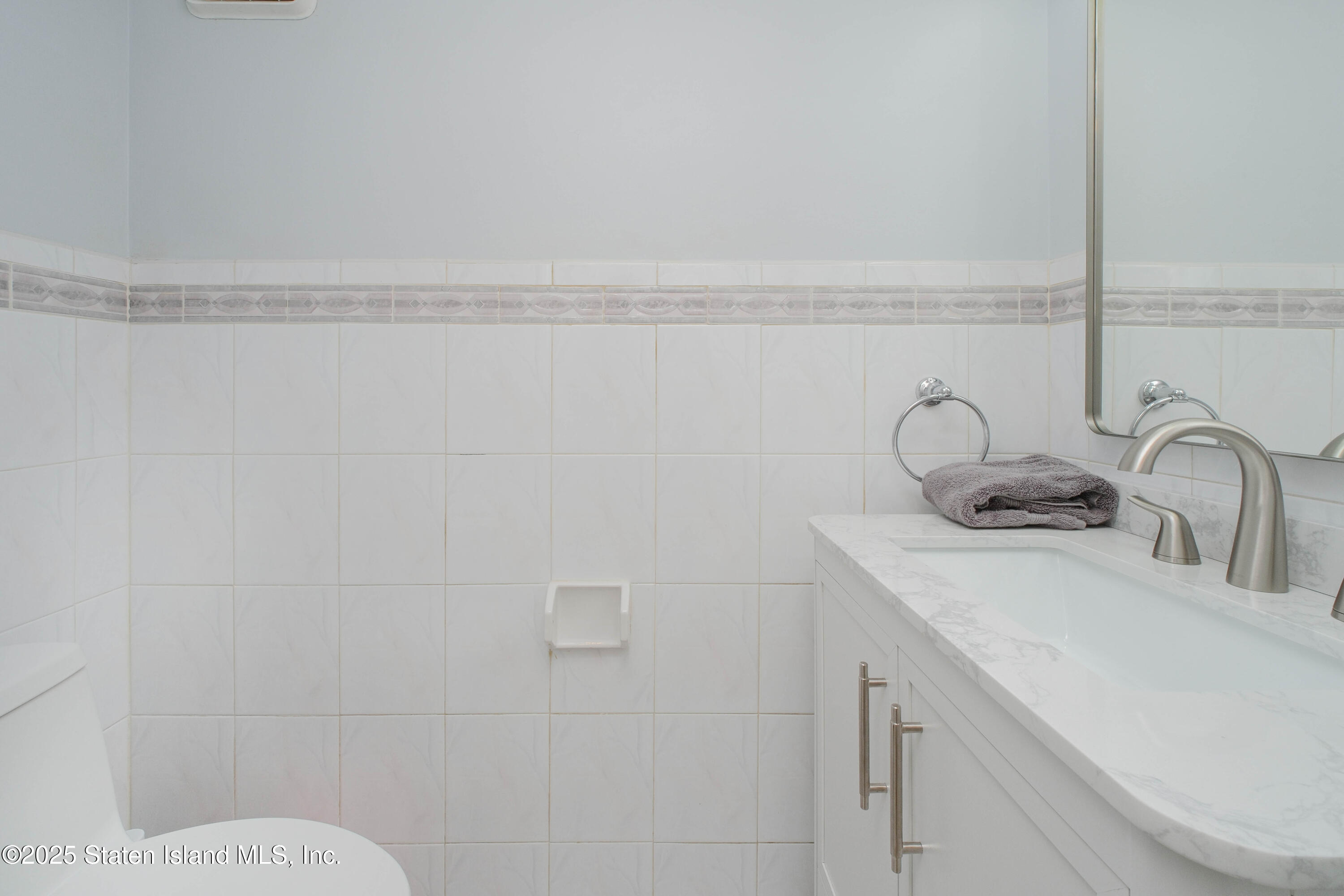 9 Rolling Hill Green, Staten Island, New York image 11