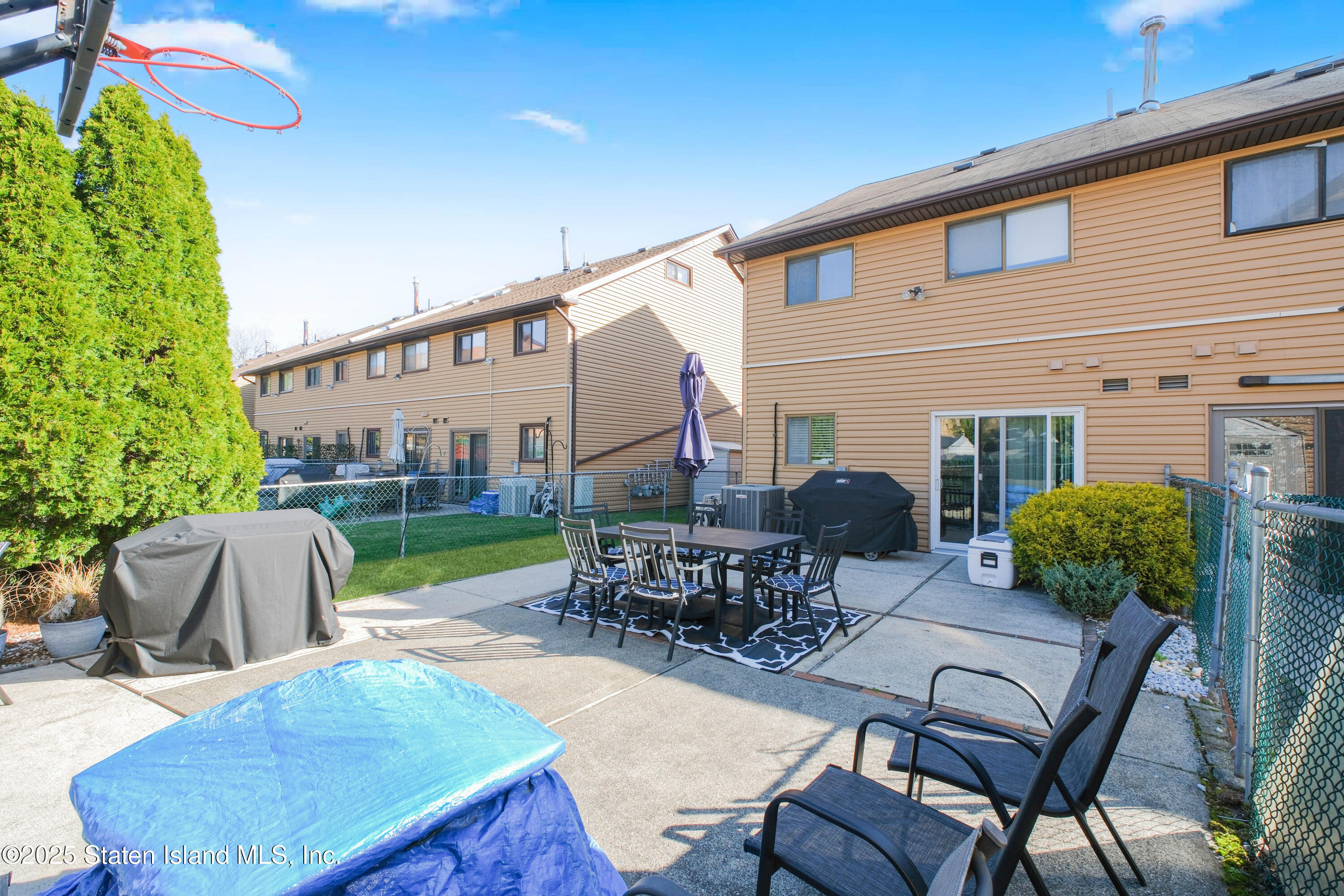 9 Rolling Hill Green, Staten Island, New York image 33