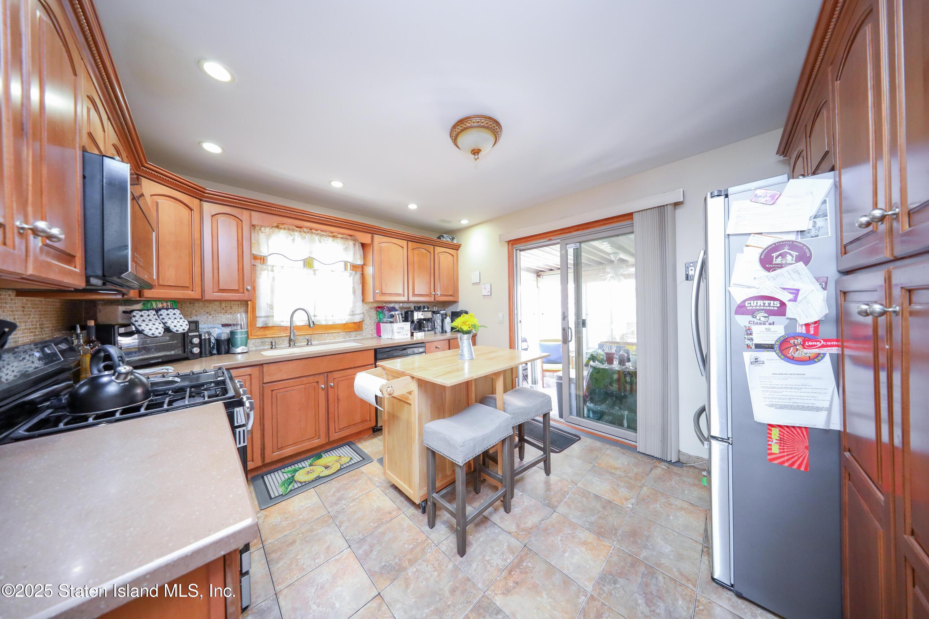 345 Colon Avenue, Staten Island, New York image 8