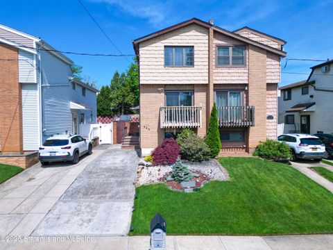 Photo of 345 Colon Avenue, Staten Island, NY 10308 (MLS # 2502725)
