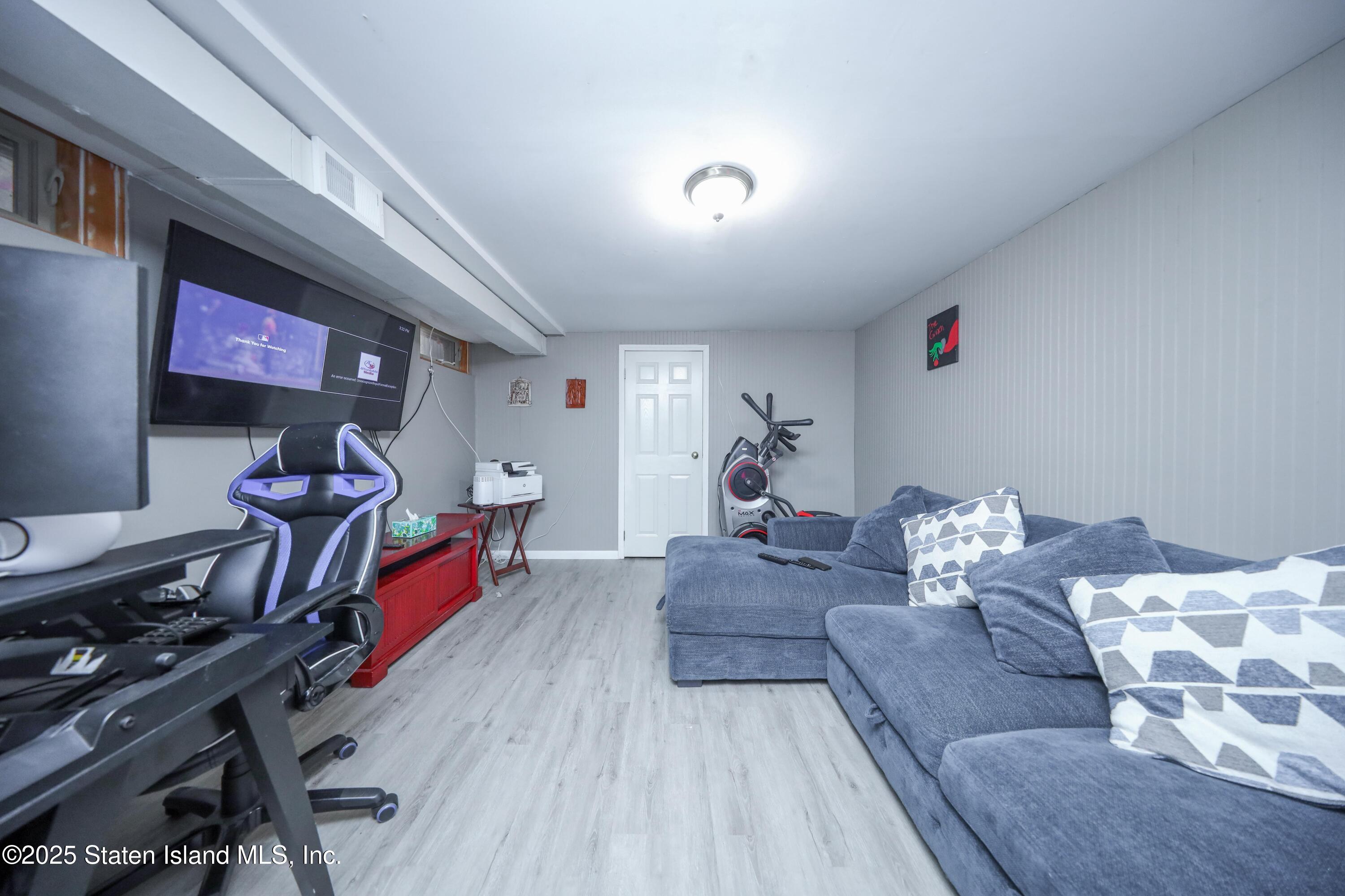 345 Colon Avenue, Staten Island, New York image 22