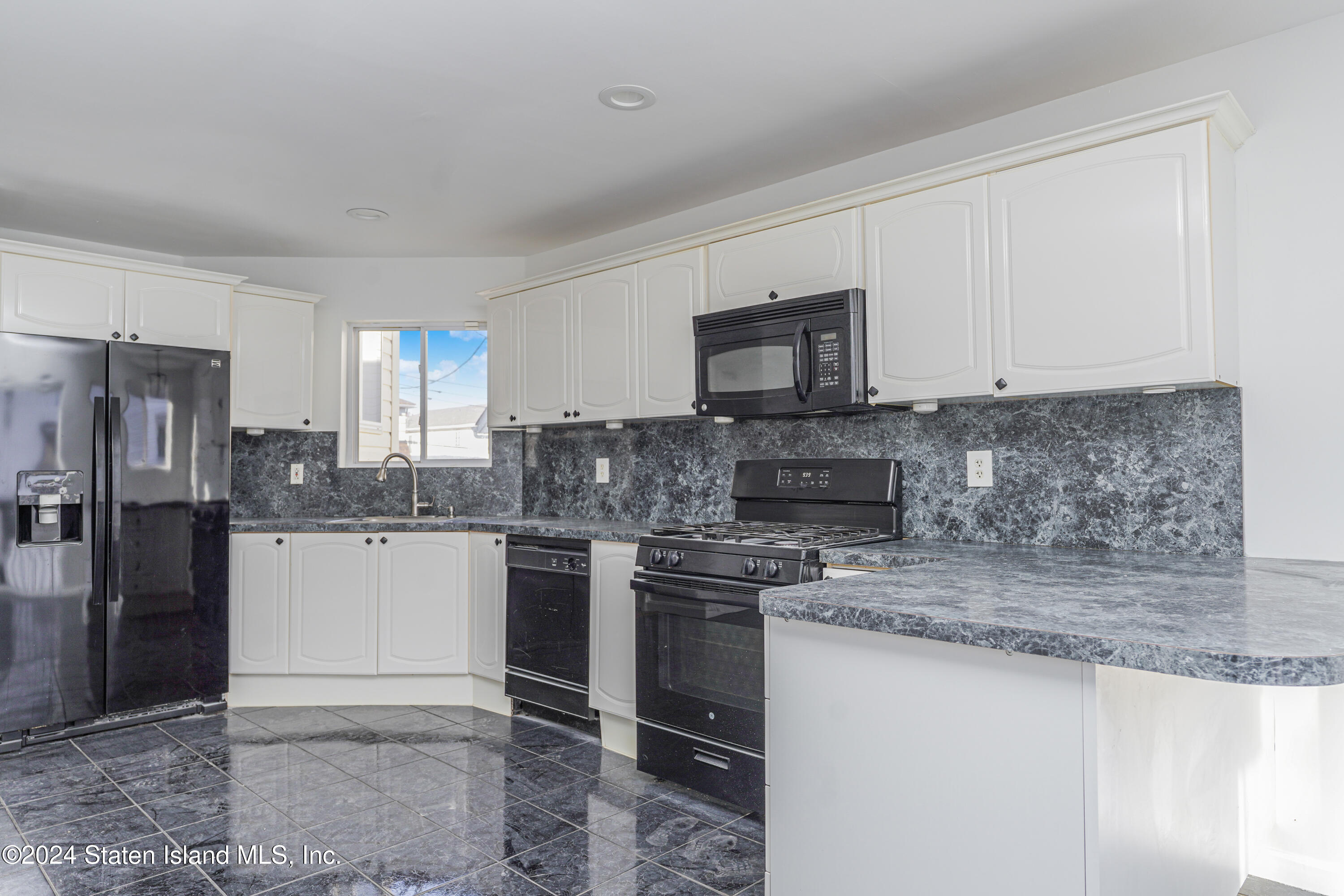109 Harris Lane, Staten Island, New York image 10