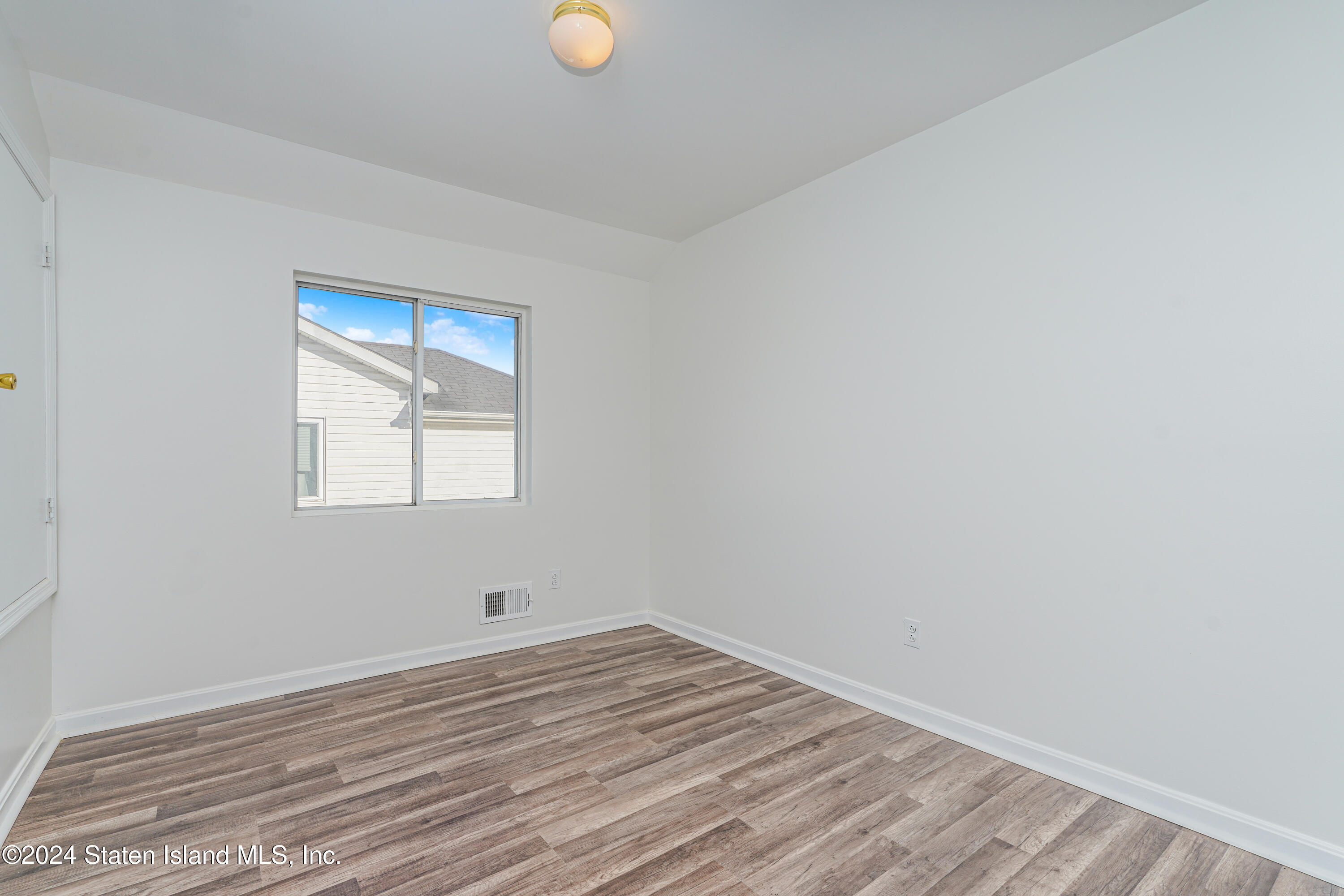 109 Harris Lane, Staten Island, New York image 24
