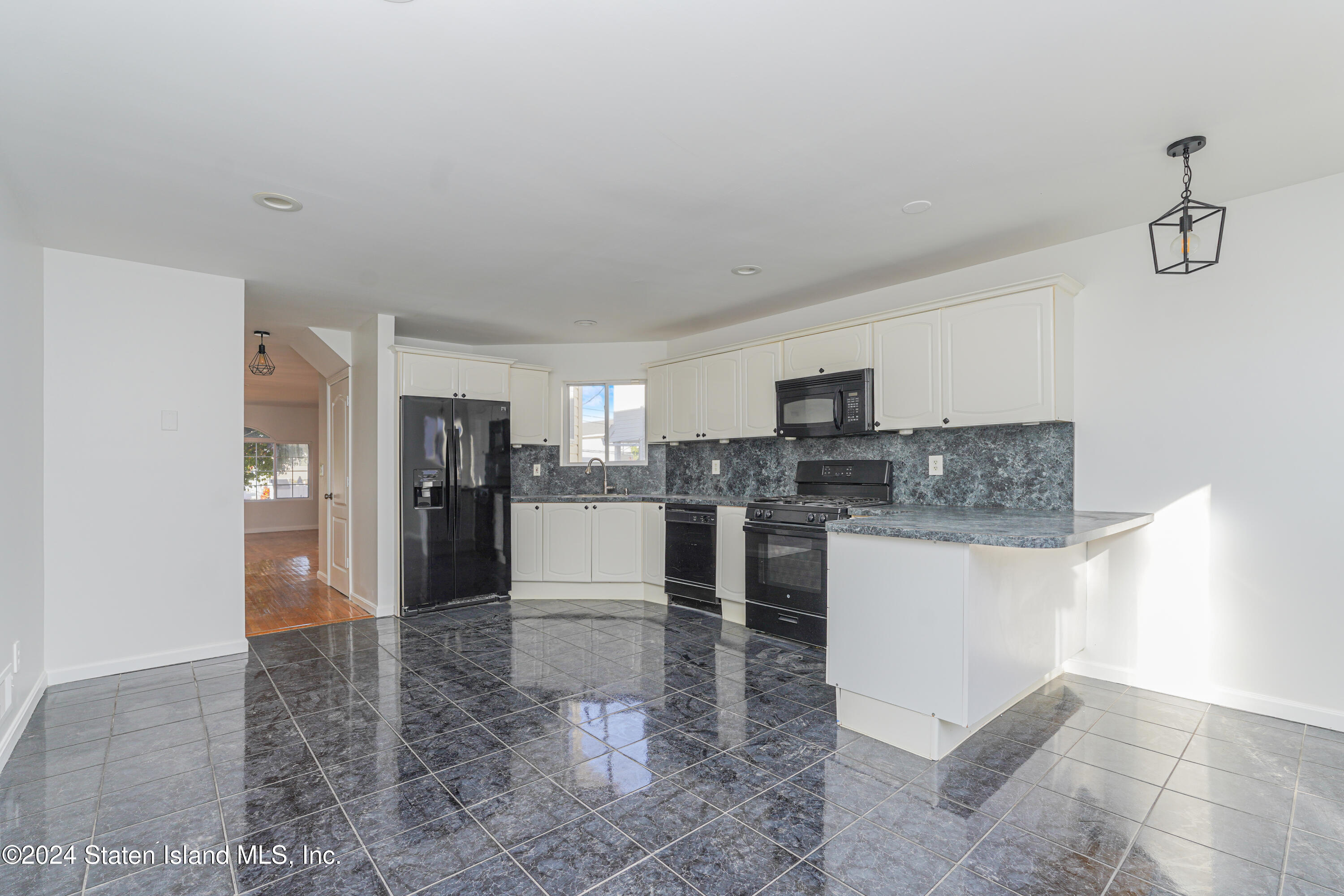 109 Harris Lane, Staten Island, New York image 9