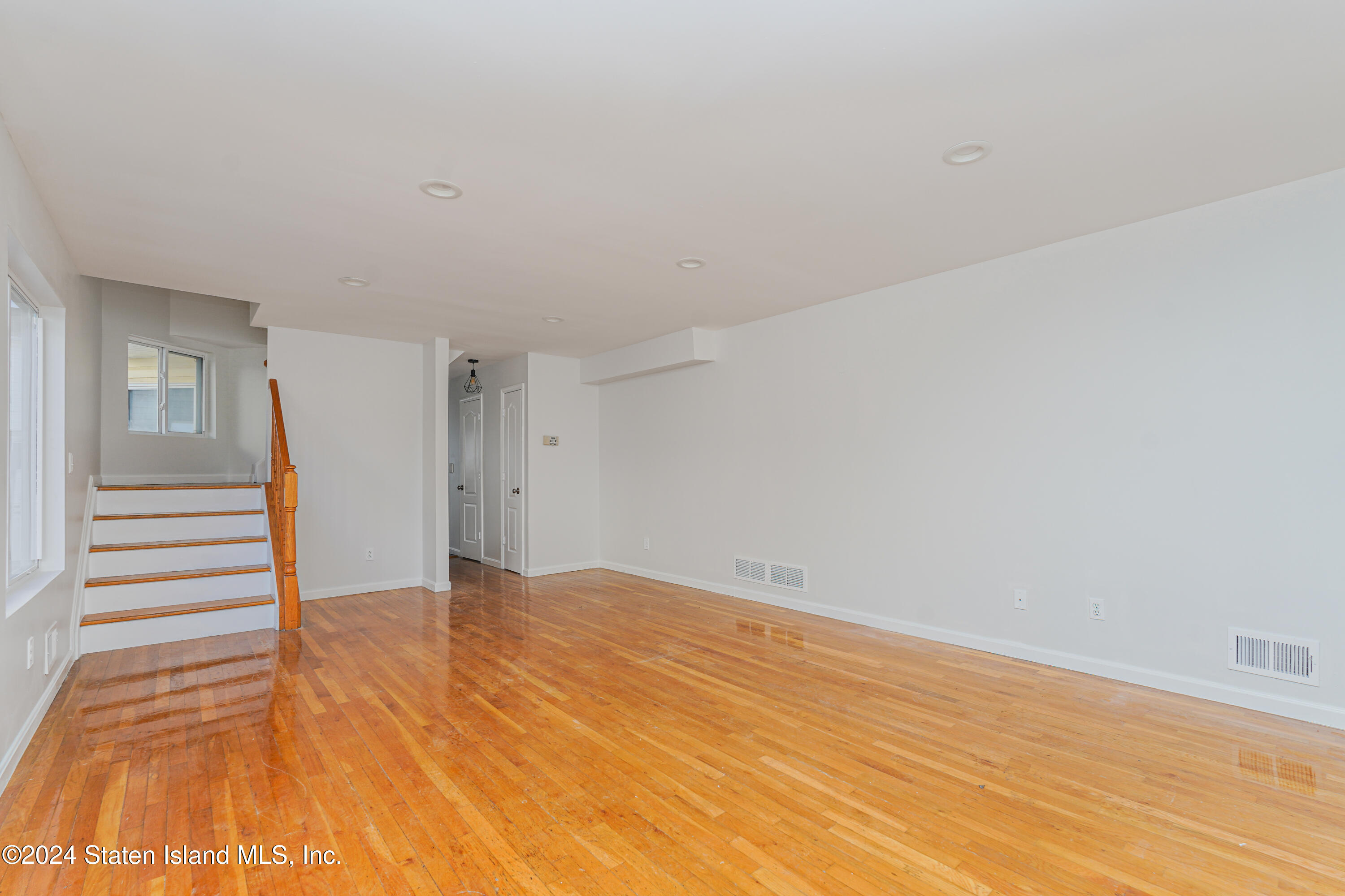 109 Harris Lane, Staten Island, New York image 4