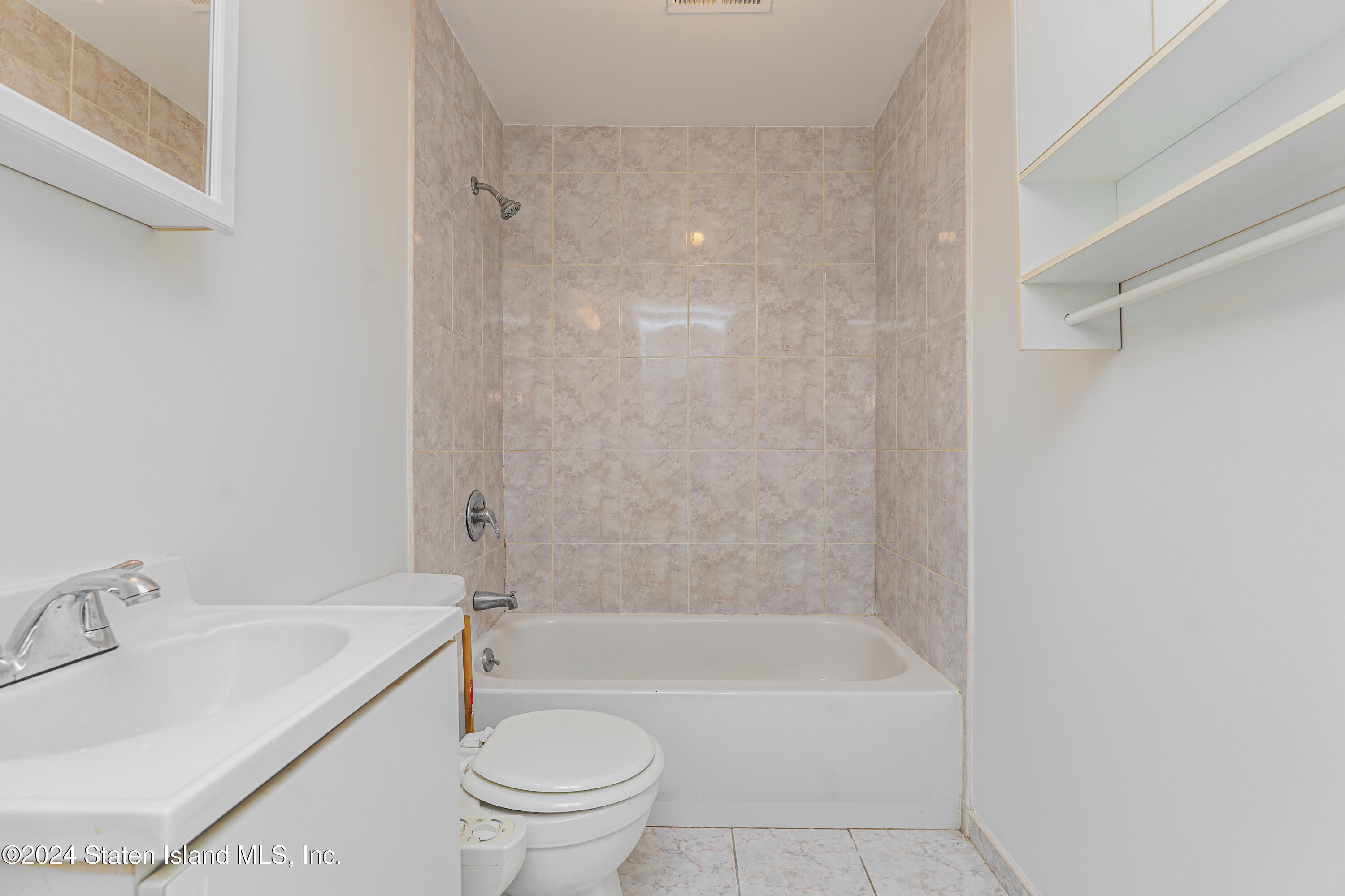 109 Harris Lane, Staten Island, New York image 25
