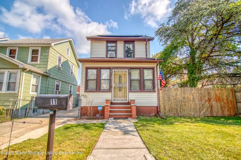 Photo of 11 Ellington Street, Staten Island, NY 10304 (MLS # 1163335)