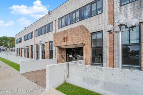 Photo of 11 Ralph Place #102 (2a), Staten Island, NY 10304 (MLS # 2506358)