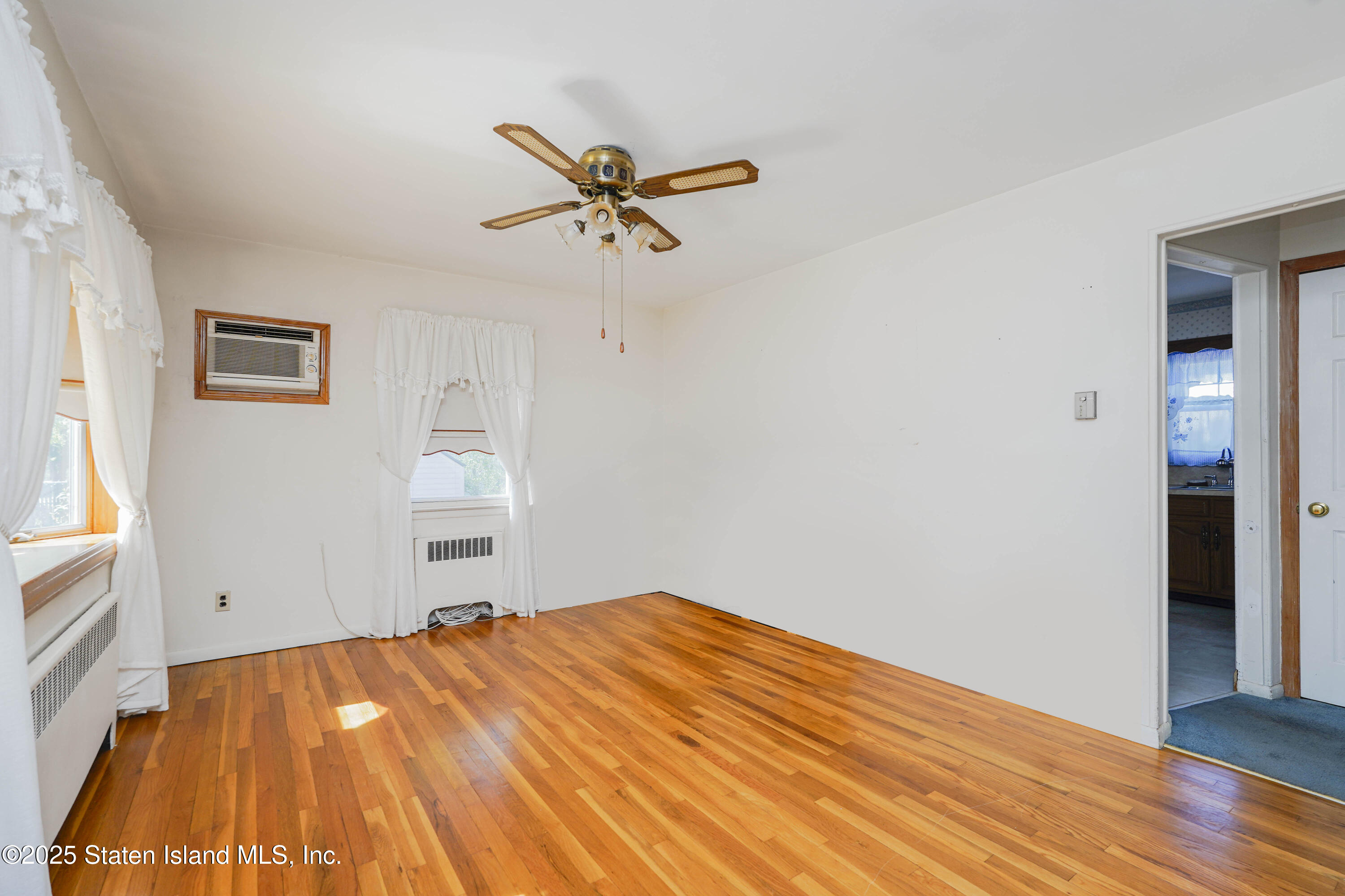 39 Troy Street, Staten Island, New York image 5