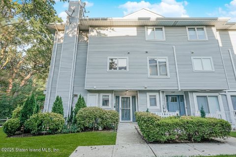 Photo of 139 Commodore Drive, Staten Island, NY 10309 (MLS # 2507075)