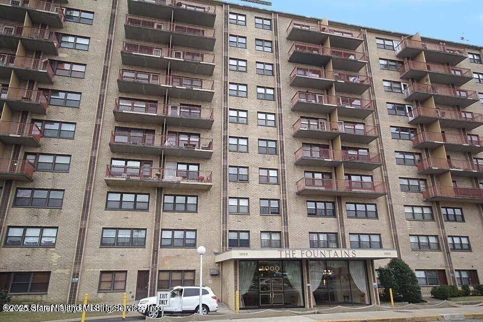 1000 Clove Road #3G, Staten Island, New York image 1