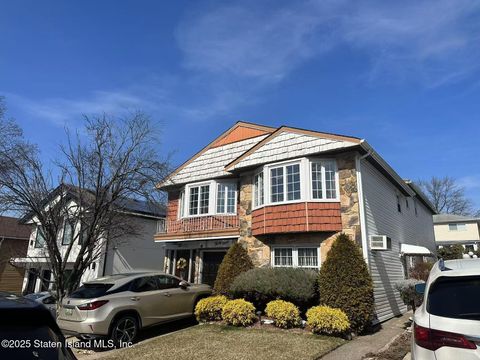 Photo of 39 Bangor Street, Staten Island, NY 10314 (MLS # 2501373)