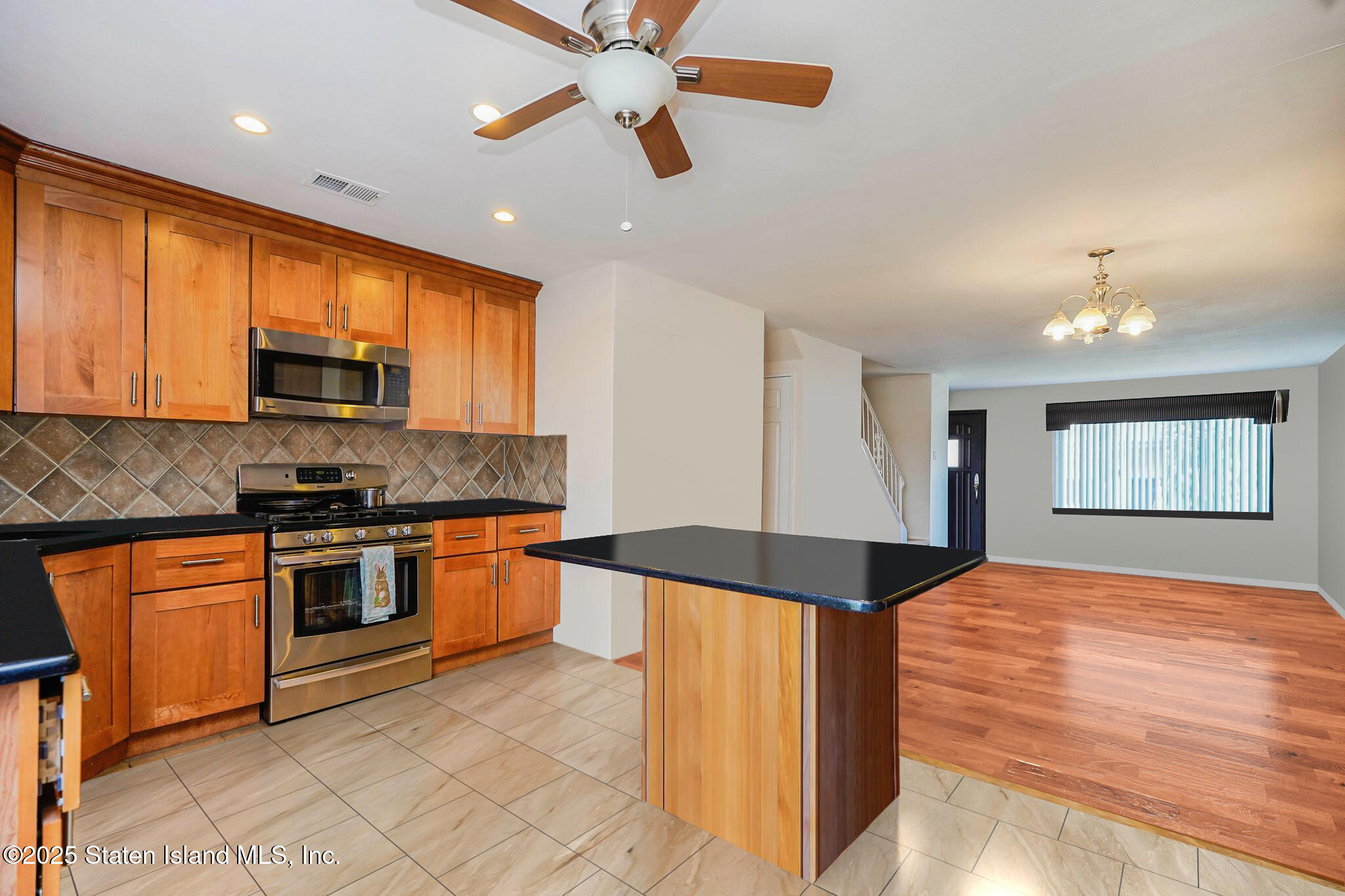 40 Amy Court, Staten Island, New York image 13