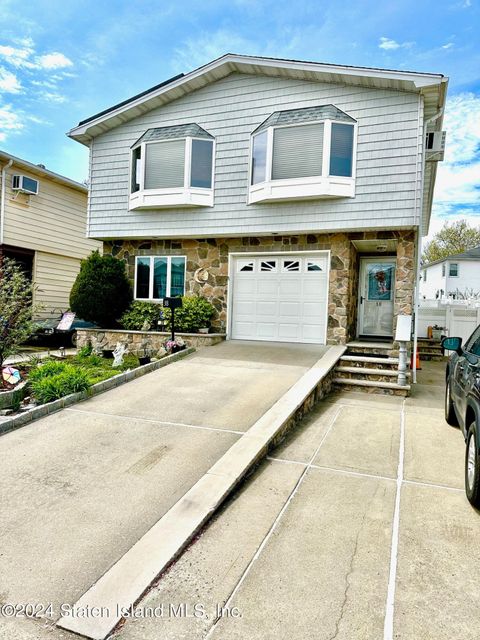 Photo of 38 Joel Place, Staten Island, NY 10306 (MLS # 2402369)