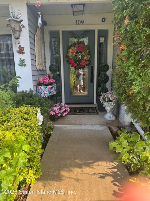 Photo of 109 Commodore Drive, Staten Island, NY 10309 (MLS # 2504260)
