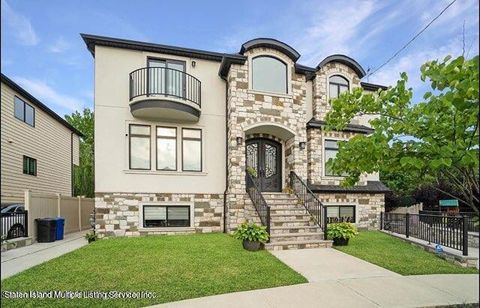 Photo of Staten Island, NY 10309 (MLS # 1160101)