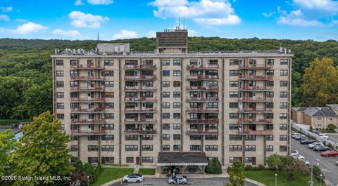 Condo For Sale - 1000 Clove Road #5F<br/> Richmond County, Staten Island, NY 10301
