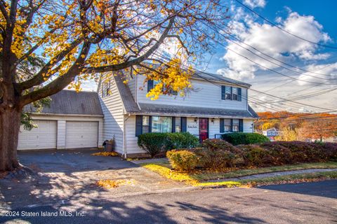 Photo of 38 Starr Avenue, Staten Island, NY 10310 (MLS # 2406520)