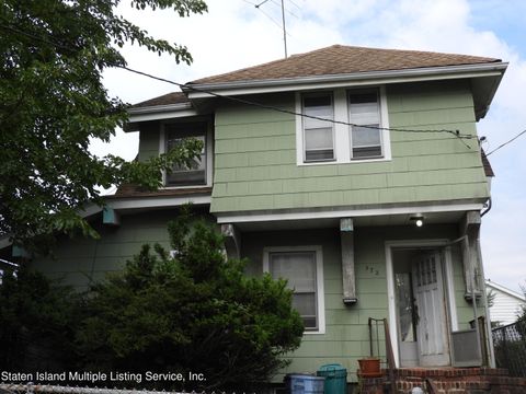 Photo of 572 Davis Avenue, Staten Island, NY 10310 (MLS # 1163804)