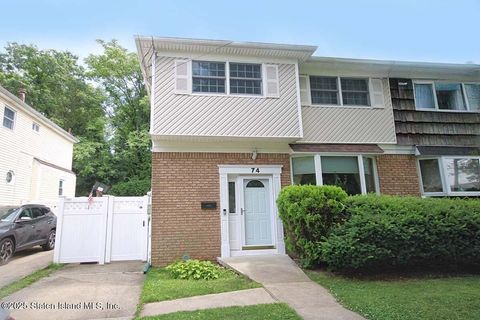 Photo of 74 Wilson Avenue, Staten Island, NY 10308 (MLS # 2503965)