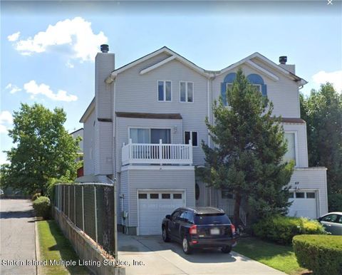 Photo of 47 Gadsen Place, Staten Island, NY 10314 (MLS # 1165444)