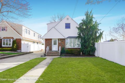 Photo of 1491 Arden Avenue, Staten Island, NY 10312 (MLS # 2401877)