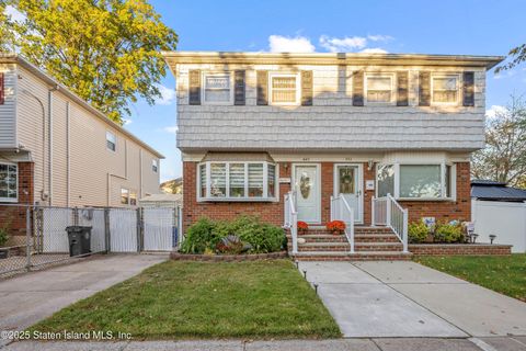 Photo of 445 Beach Road, Staten Island, NY 10312 (MLS # 2506079)
