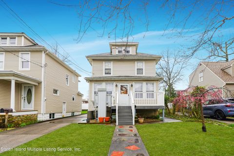 Photo of 92 Cloverdale Avenue, Staten Island, NY 10308 (MLS # 2401747)