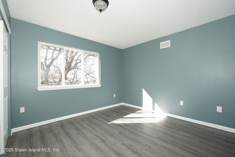 Photo of 15 Federal Place, Staten Island, NY 10303 (MLS # 2501355)