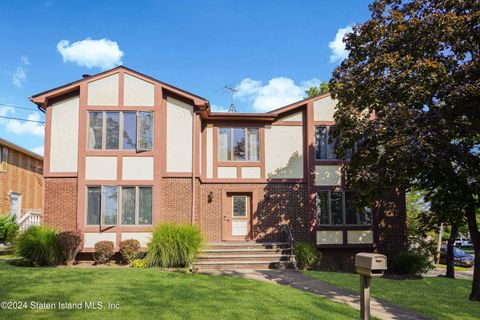 Photo of 551 Oakdale Street, Staten Island, NY 10312 (MLS # 2406262)